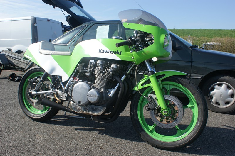 Kawasaki Vierzylinder mit doppelter obenliegender Nockenwelle (DOHC)